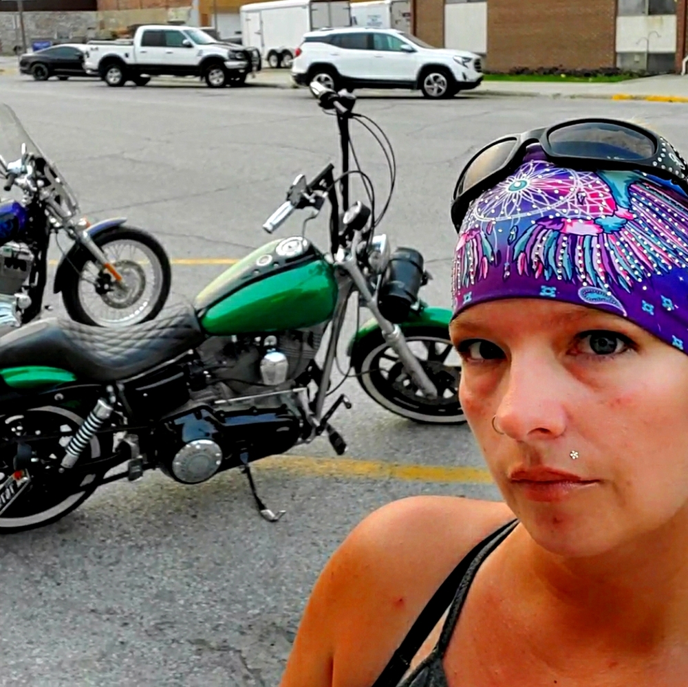 Meet your Posher, Lora